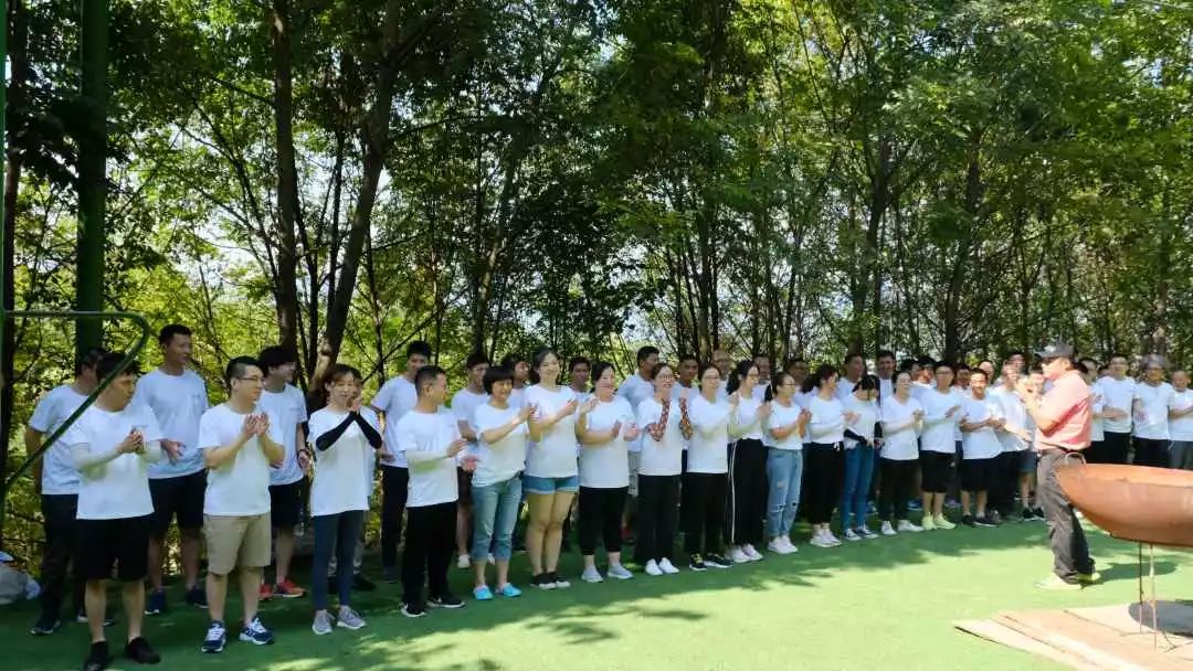 “雙良新型光催化“團(tuán)隊(duì)為王，風(fēng)雨同行”！